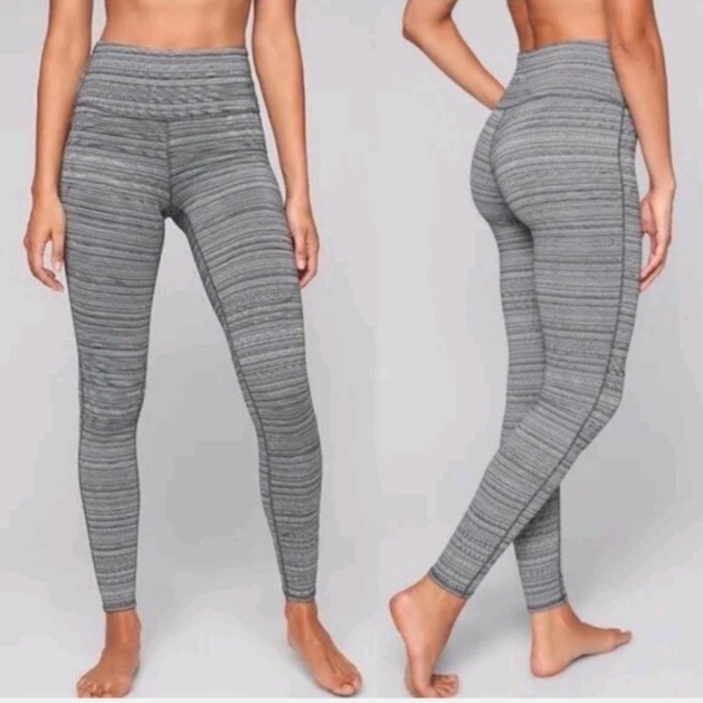 ATHLETA Gray Black Heather Full 7/8 Leggings Size Medium High Waisted Lycra
